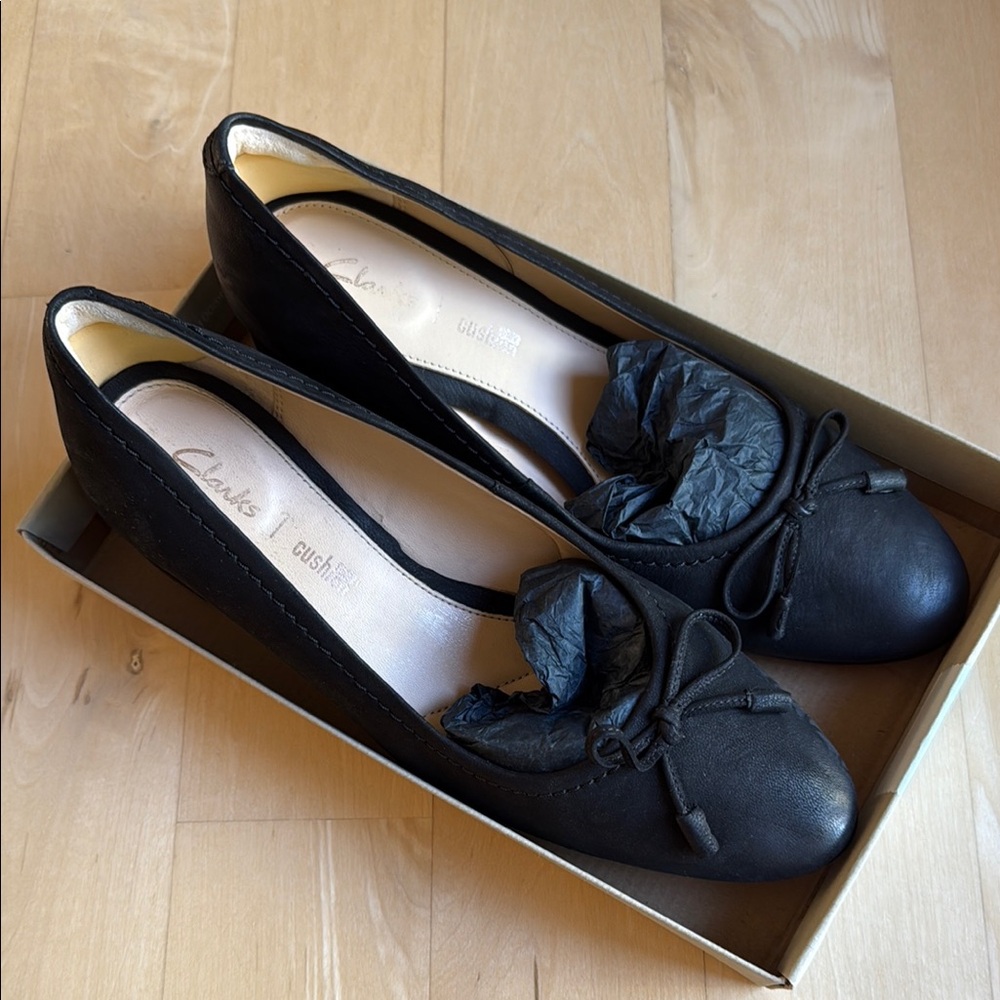 Clarks Women's Black Heeled Ballet Flats